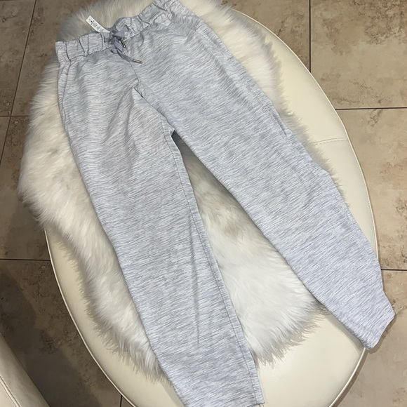 Lululemon Athletica Gray Joggers with Elastic Waistband and Tapered Ankles - Picture 4 of 4
